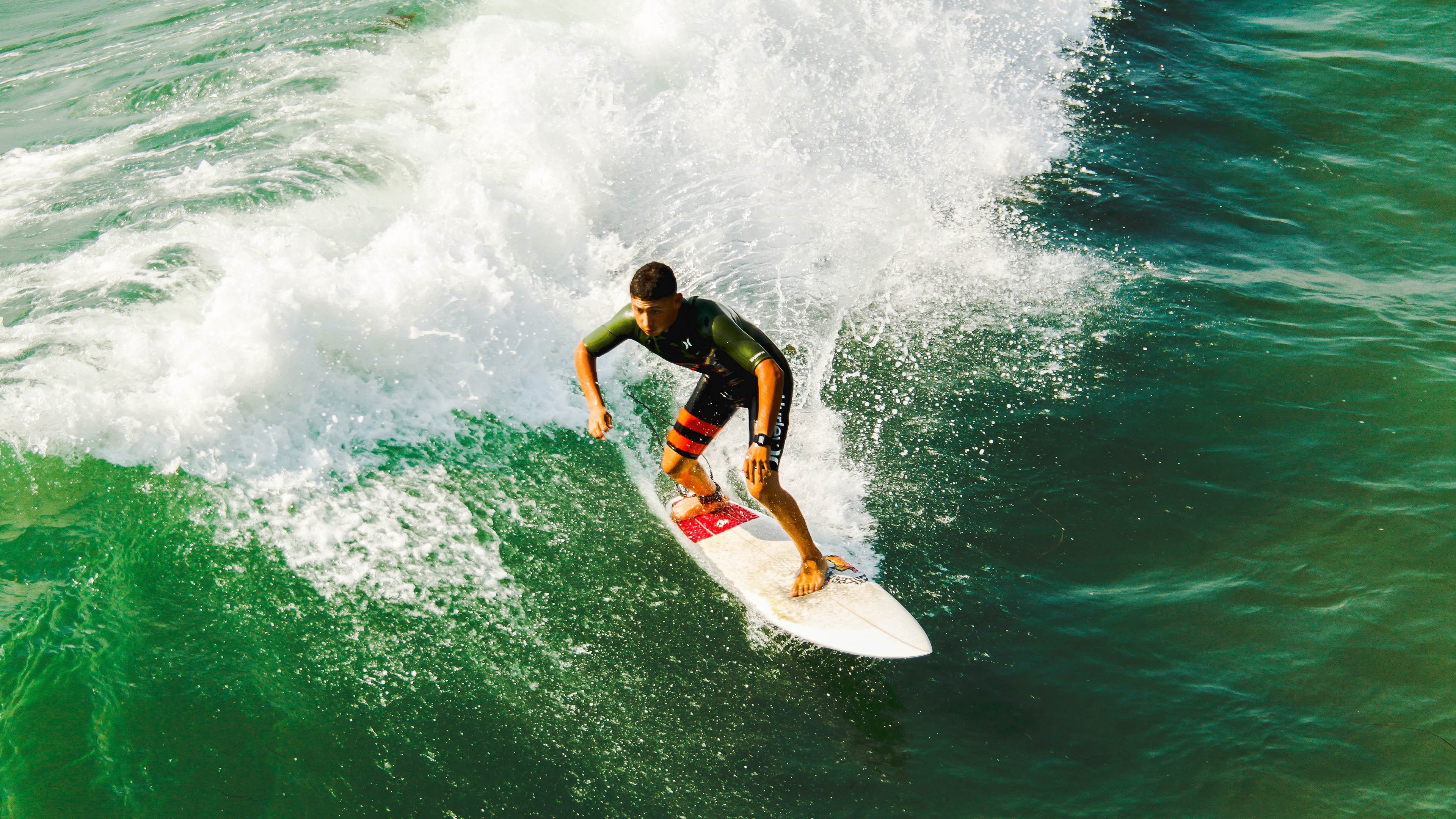 绿茵场上的永恒定律,C罗稳定如钟,芬兰风暴冲垮摩洛哥神话